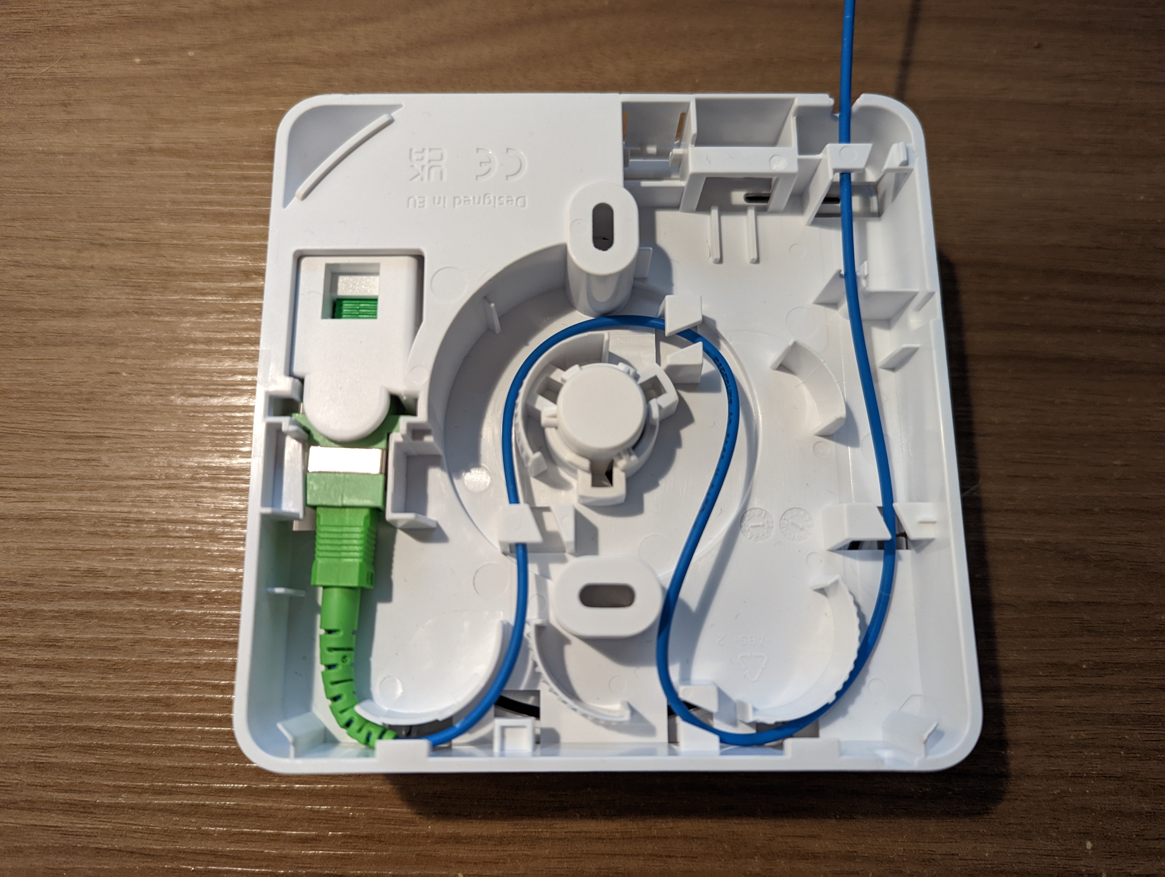 FiberTwist G2110C-2.5G Optical Header installation backplate